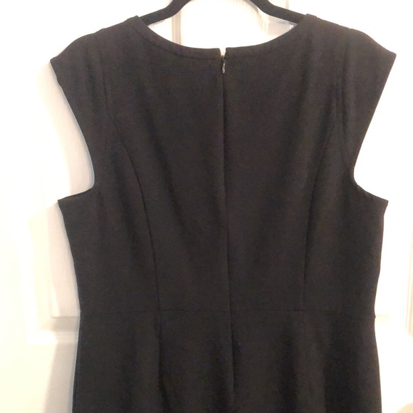 Womens tailored dress - Picture 3 of 4